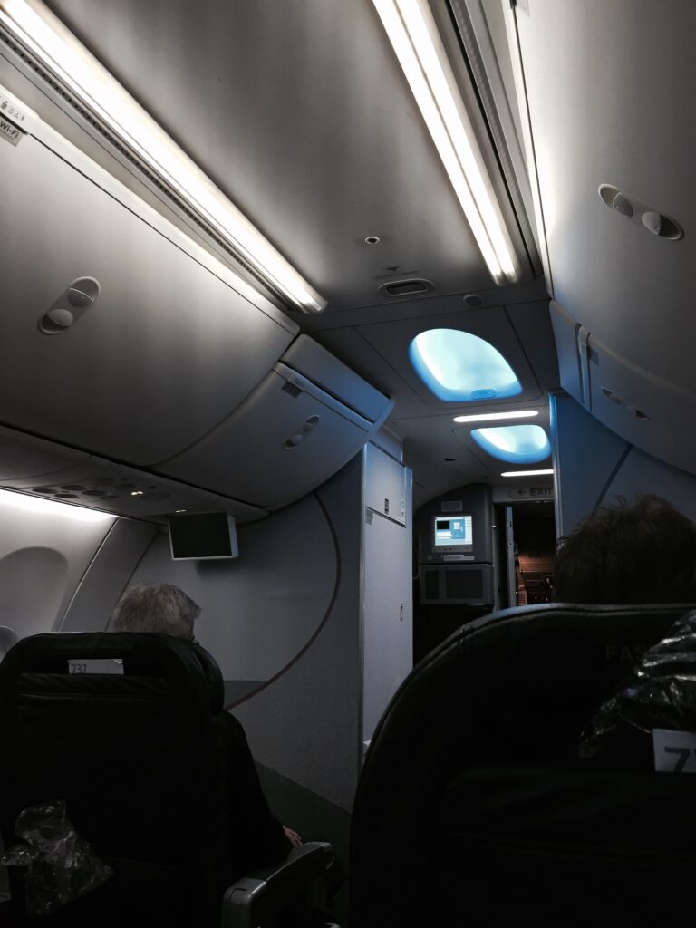 737 - F Cabin