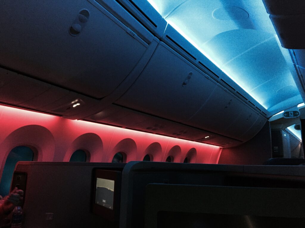 787 - cabin lighting before landing