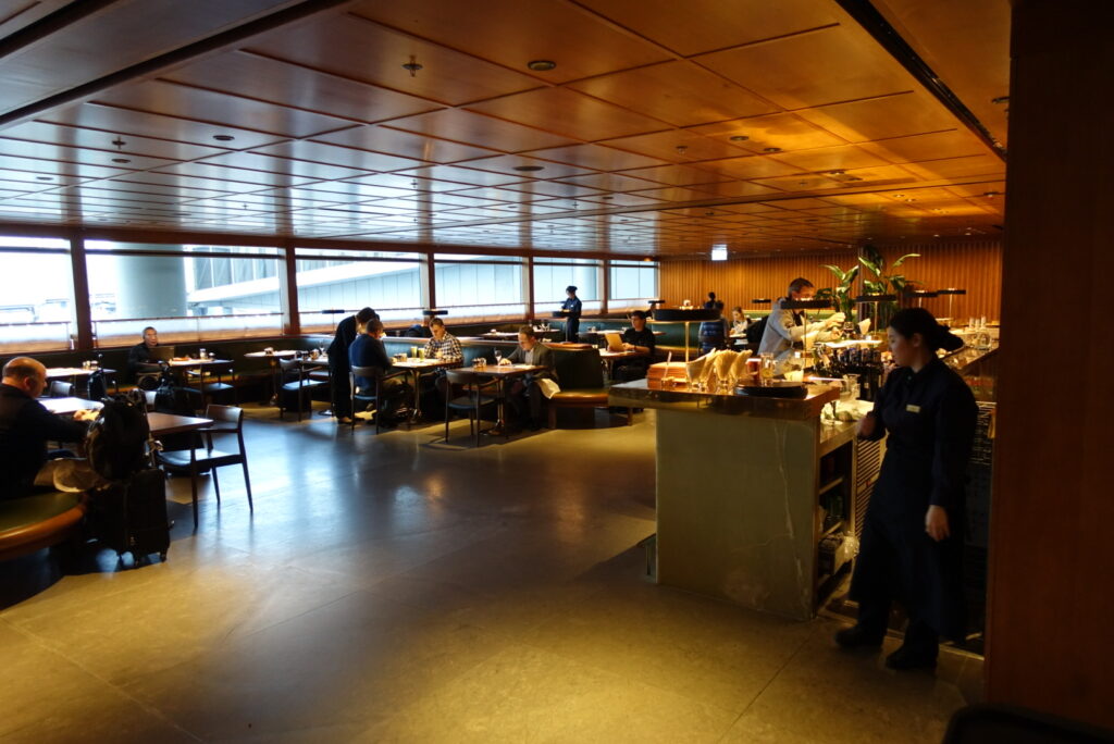 Cathay Pacific The Pier Lounge
