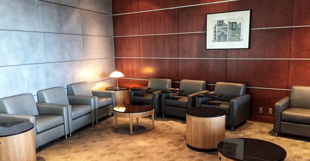 Nearly Private Lounge Experience American Admiral’s Club Philadelphia