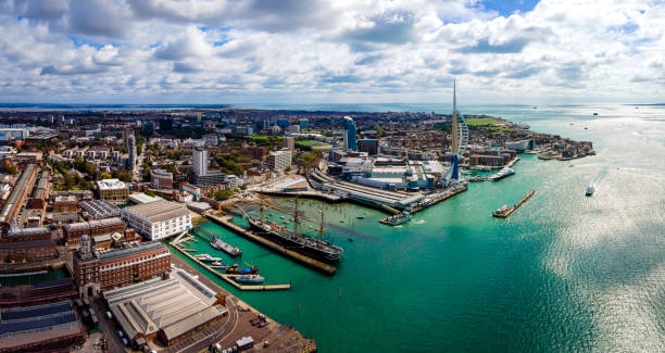 Aerial view of Portsmouth in summer day, UK - Photo: Getty Images/iStockphoto